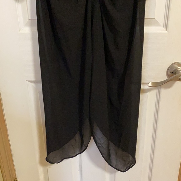 ASTR the label Women's V-Neck 3/4 Sleeve Ruched Margot Midi Dress - Picture 5 of 6